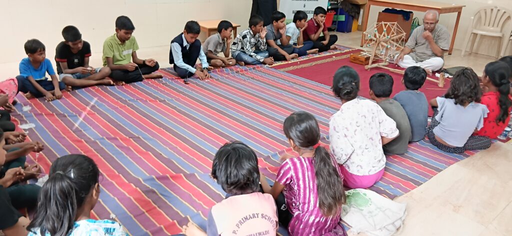 VASUDHA Khadi spinning demonstration by Madhav Sashasrabuddhe